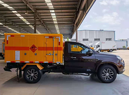 凤泉爆破器材运输车